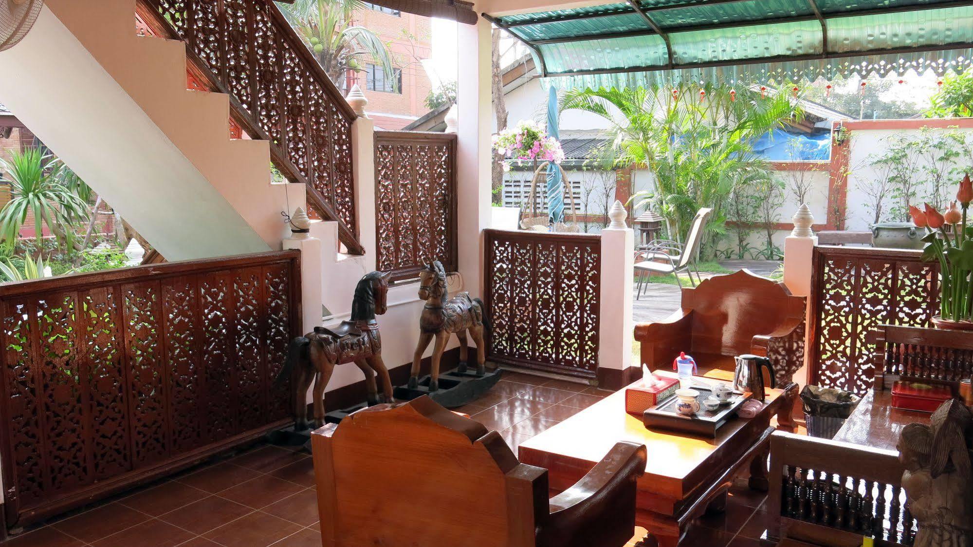Grand Lanna Hotel Чиангмай Экстерьер фото